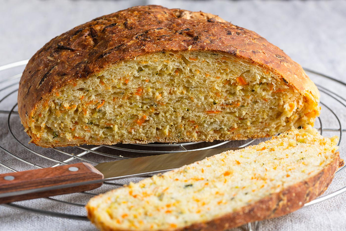 Aufgeschnittenes Karottenbrot