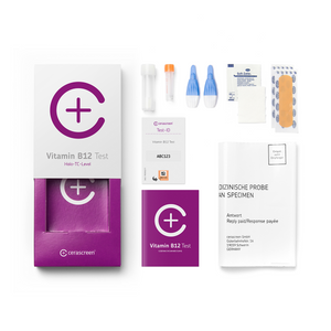 Inhalt des Vitamin B12 Testkits von cerascreen: Verpackung, Anleitung, Lanzetten, Plfaster, Probenröhrchen, Desinfektionstuch, Rücksendeumschlag
