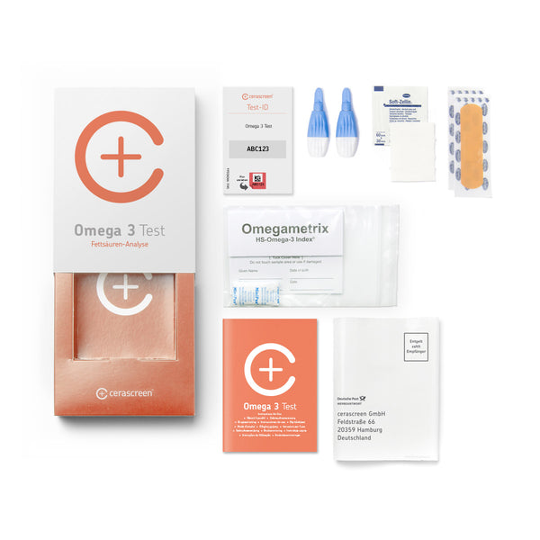 Inhalt des Omega 3 Testkits von cerascreen: Verpackung, Anleitung, Lanzetten, Plfaster, Trockenblutschatulle, Desinfektionstuch, Rücksendeumschlag